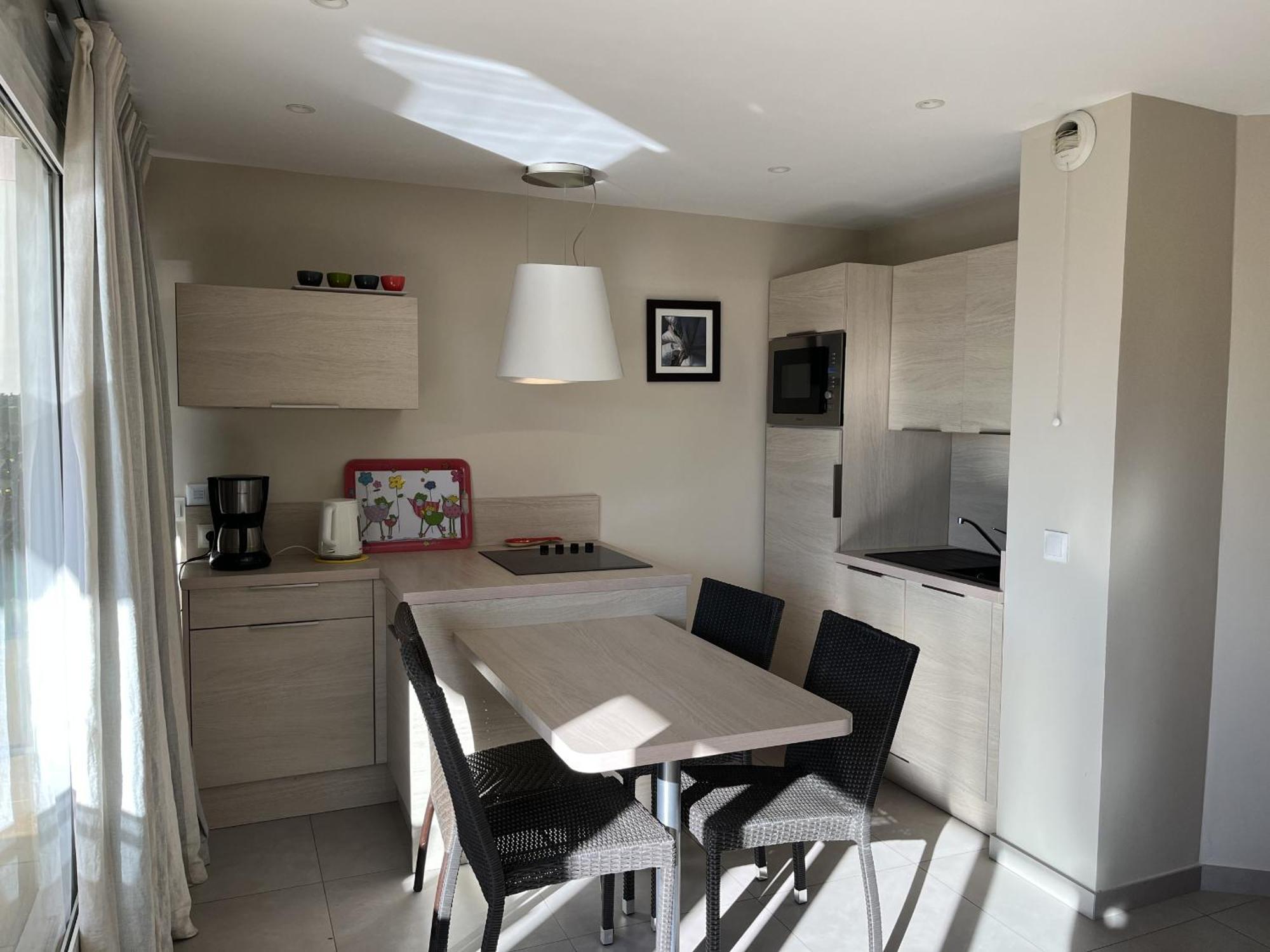 Cap Hermes, T2-3, 40m2, 4-5p, ,grande Terrasse Vu Appartement