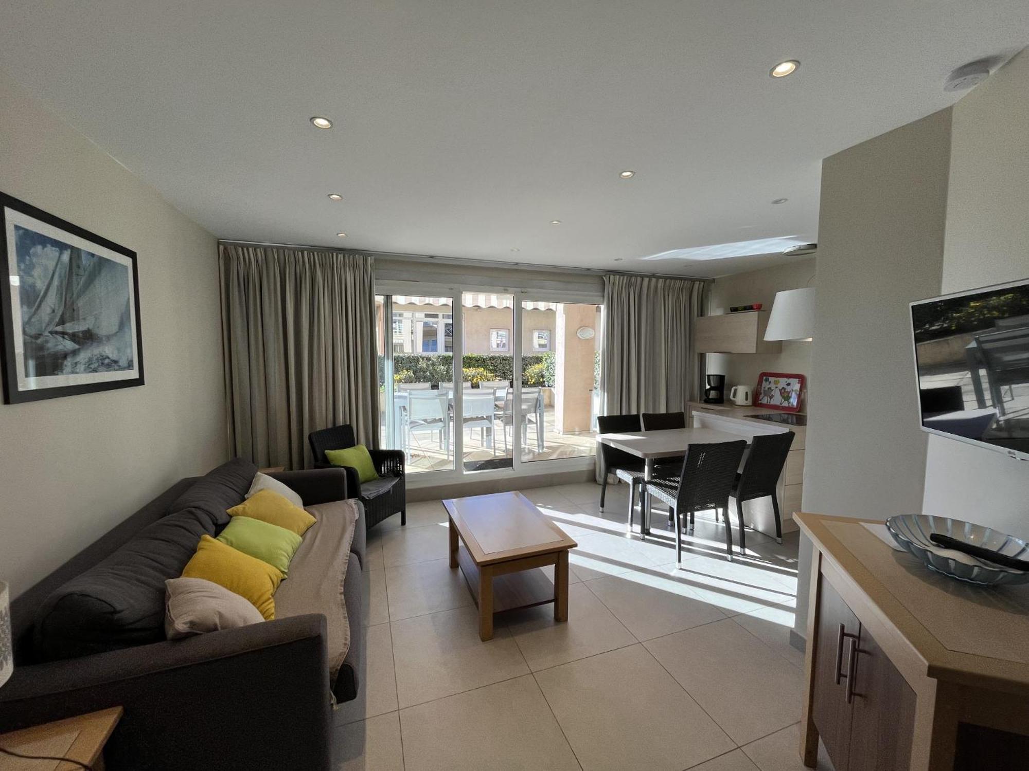 Cap Hermes, T2-3, 40m2, 4-5p, ,grande Terrasse Vu Appartement *